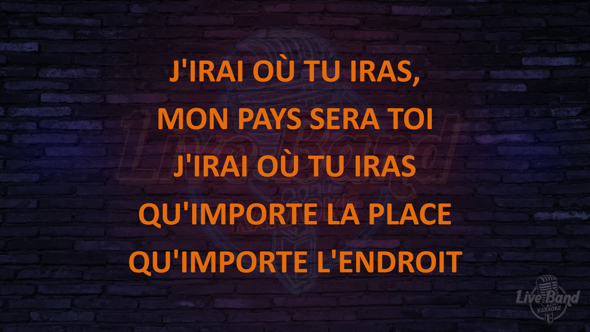Paroles affichées sur écran pendant un titre du Karaoké Live Band