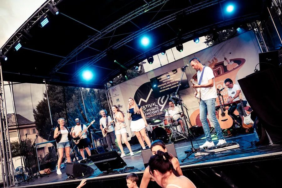 Photo live du Karaoké Live Band à Sallanches - 2025 KARAOKE LIVE BAND SALLANCHES By ACOESNON 284