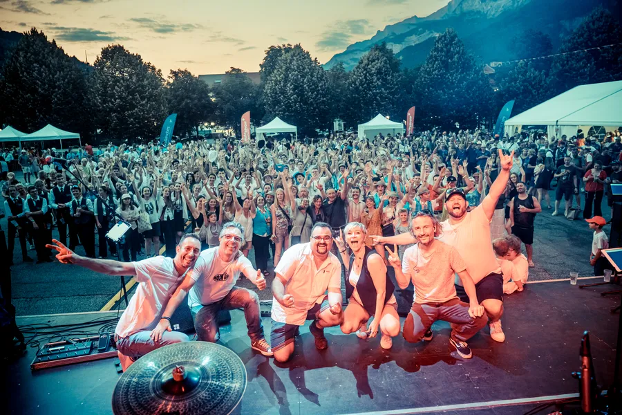 Photo live du Karaoké Live Band à Sallanches - 2025 KARAOKE LIVE BAND SALLANCHES By ACOESNON 375